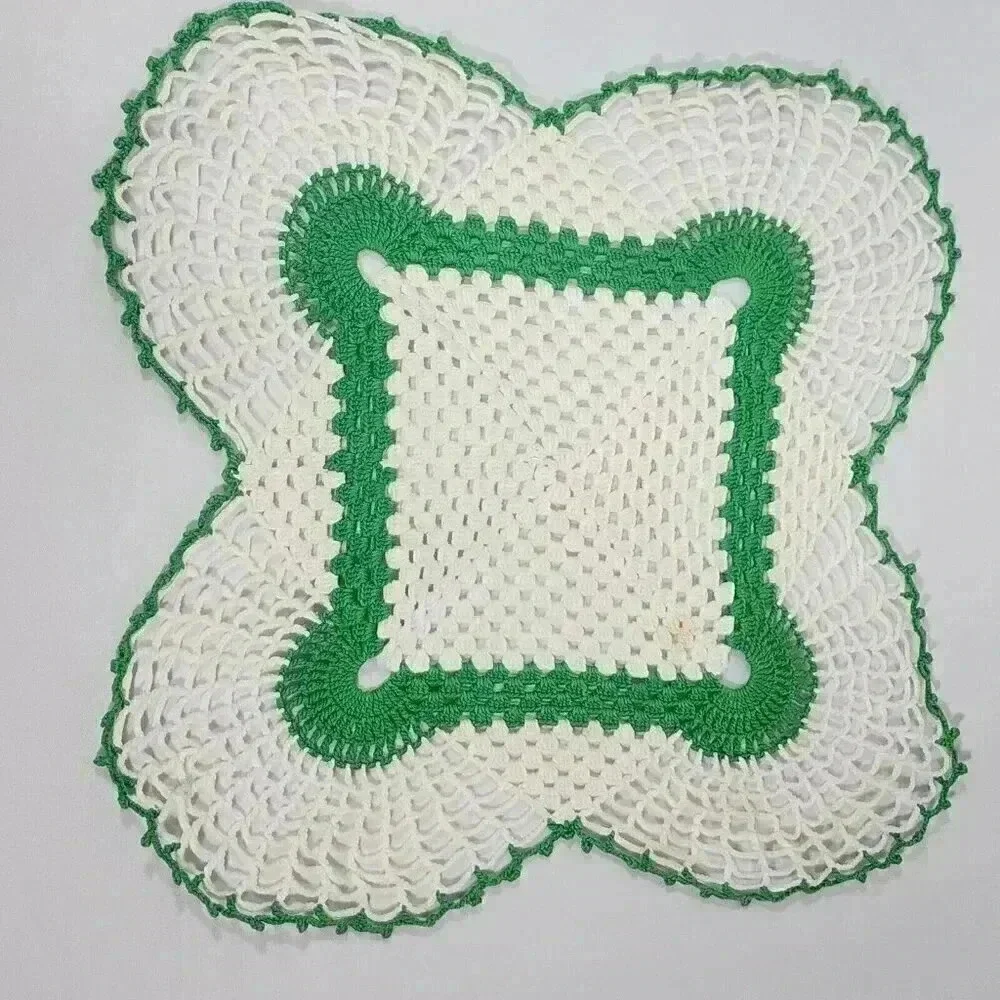 Vtg Set 4 Doilies Hand Crocheted Knitted Linen Apple Green‎ Scalloped Kitsch